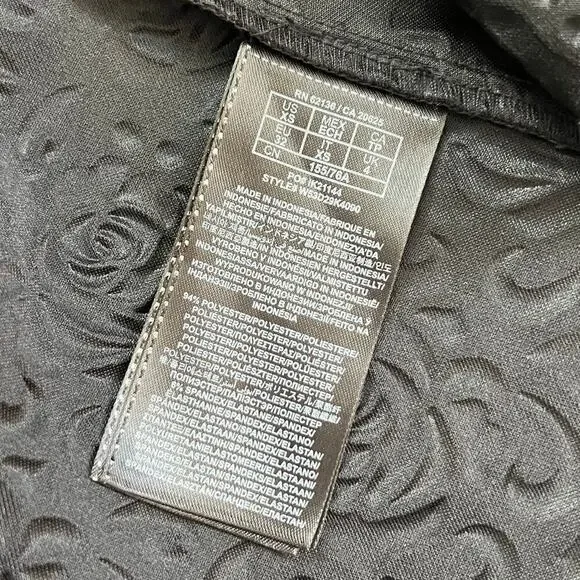 GUESS Los Angeles Circle Skater Skirt XS w/ Pockets Black Embossed Floral - Picture 13 of 13